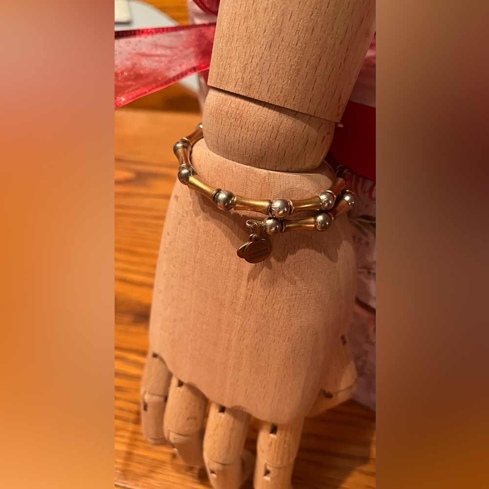 Alex and Ani Gold Wrap Bracelet Expanding, EUC